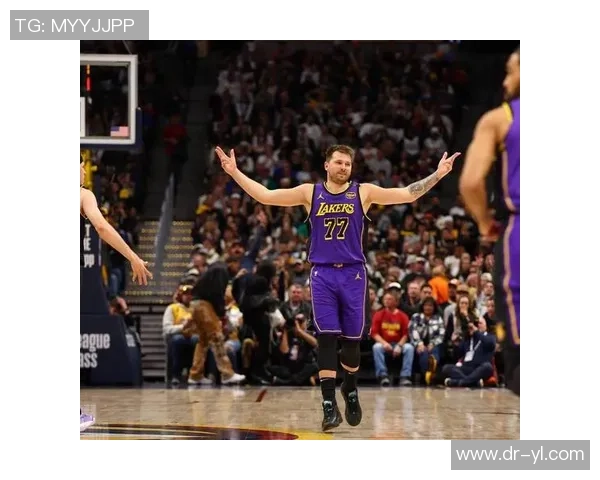 2018年湖人与掘金首场对决直播回顾与精彩瞬间分析